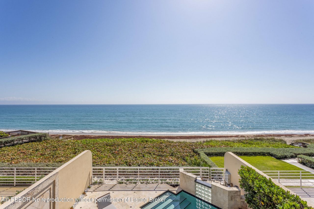 2 Sloans Curve Drive, Unit ., Palm Beach, FL 33480 Photo