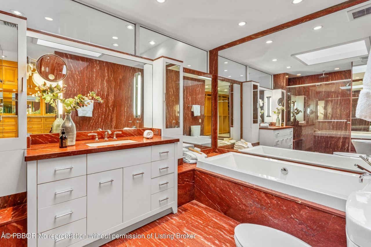 2 Sloans Curve Drive, Unit ., Palm Beach, FL 33480 Photo