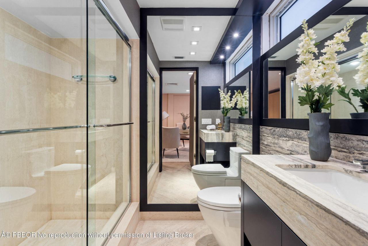 2 Sloans Curve Drive, Unit ., Palm Beach, FL 33480 Photo