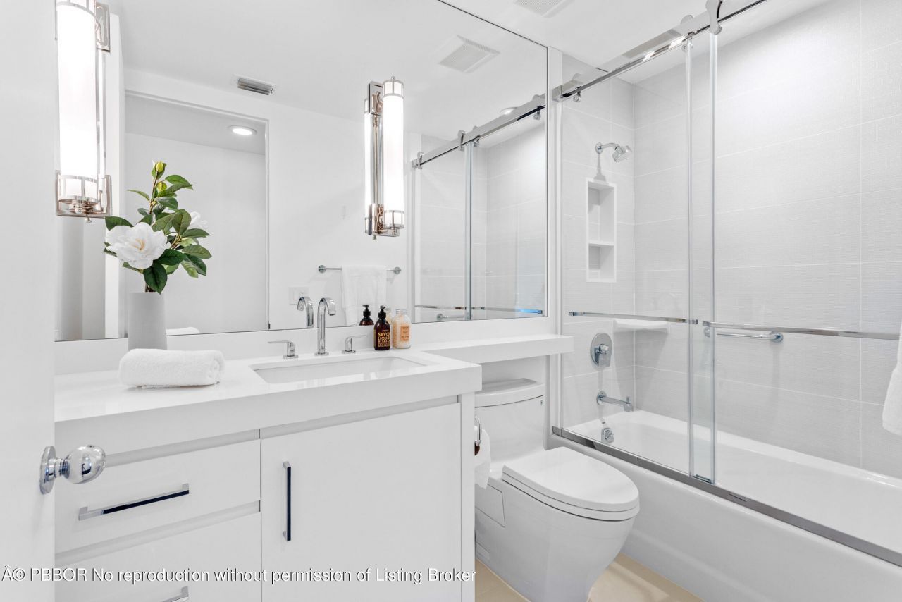 2 Sloans Curve Drive, Unit ., Palm Beach, FL 33480 Photo