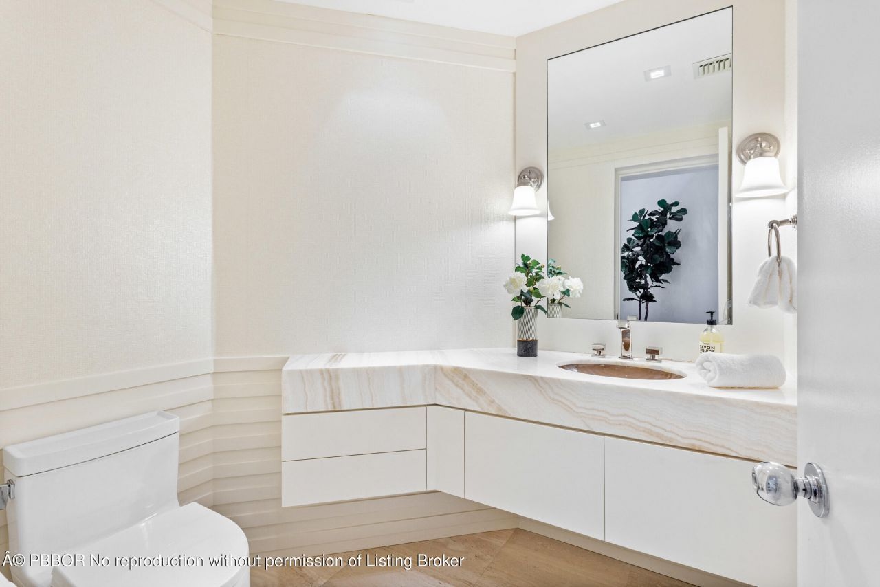 2 Sloans Curve Drive, Unit ., Palm Beach, FL 33480 Photo