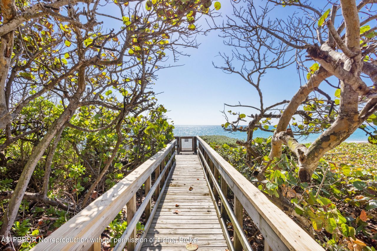 2 Sloans Curve Drive, Unit ., Palm Beach, FL 33480 Photo