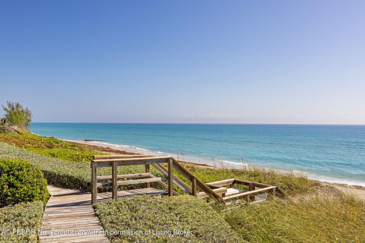 2 Sloans Curve Drive, Unit ., Palm Beach, FL 33480 Photo