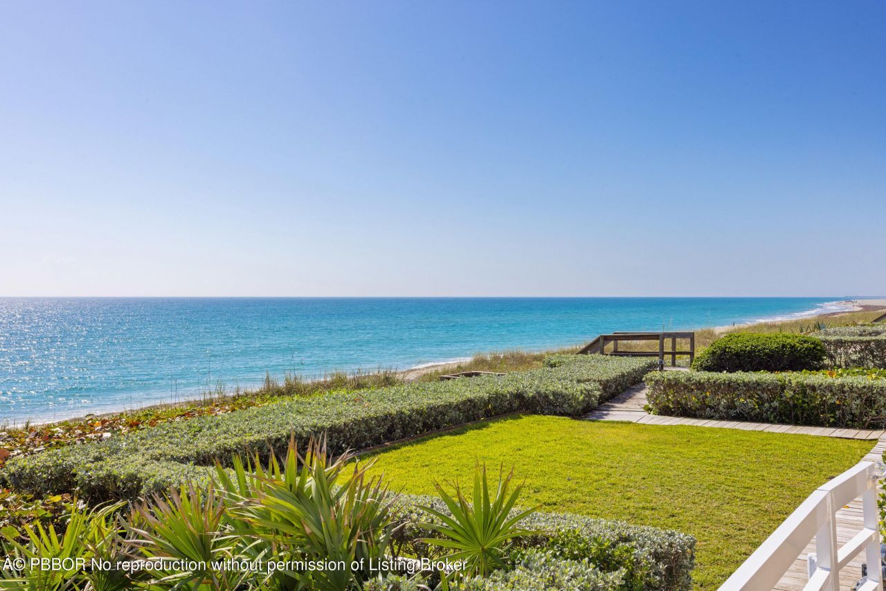 2 Sloans Curve Drive, Unit ., Palm Beach, FL 33480 Photo