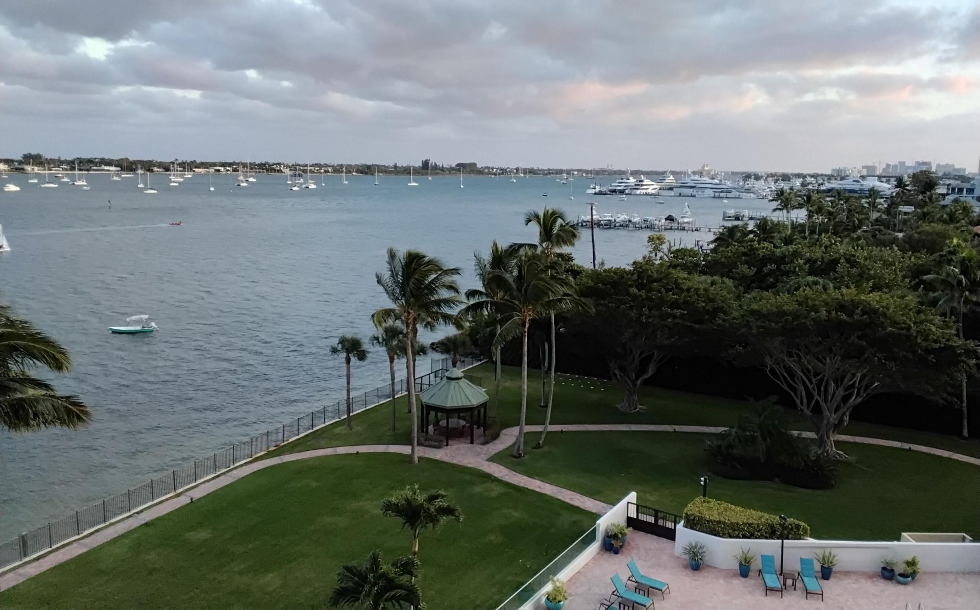 5200 N Flagler Drive Se, Unit 702, West Palm Beach, FL 33407 Photo