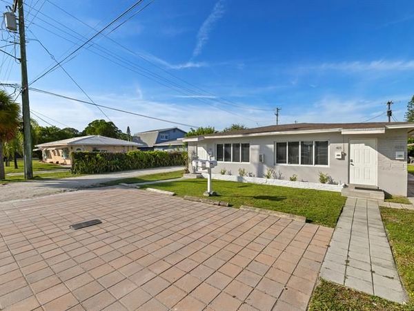 413-415 SE 23rd St, Fort Lauderdale, FL 33316