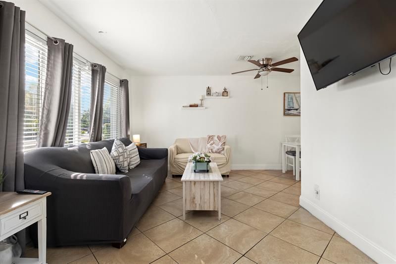 413-415 SE 23rd Street, Fort Lauderdale, FL 33316 Photo