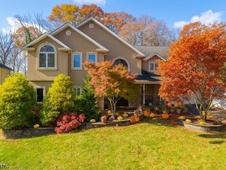 24 Woodland Rd Clark, NJ 07066
