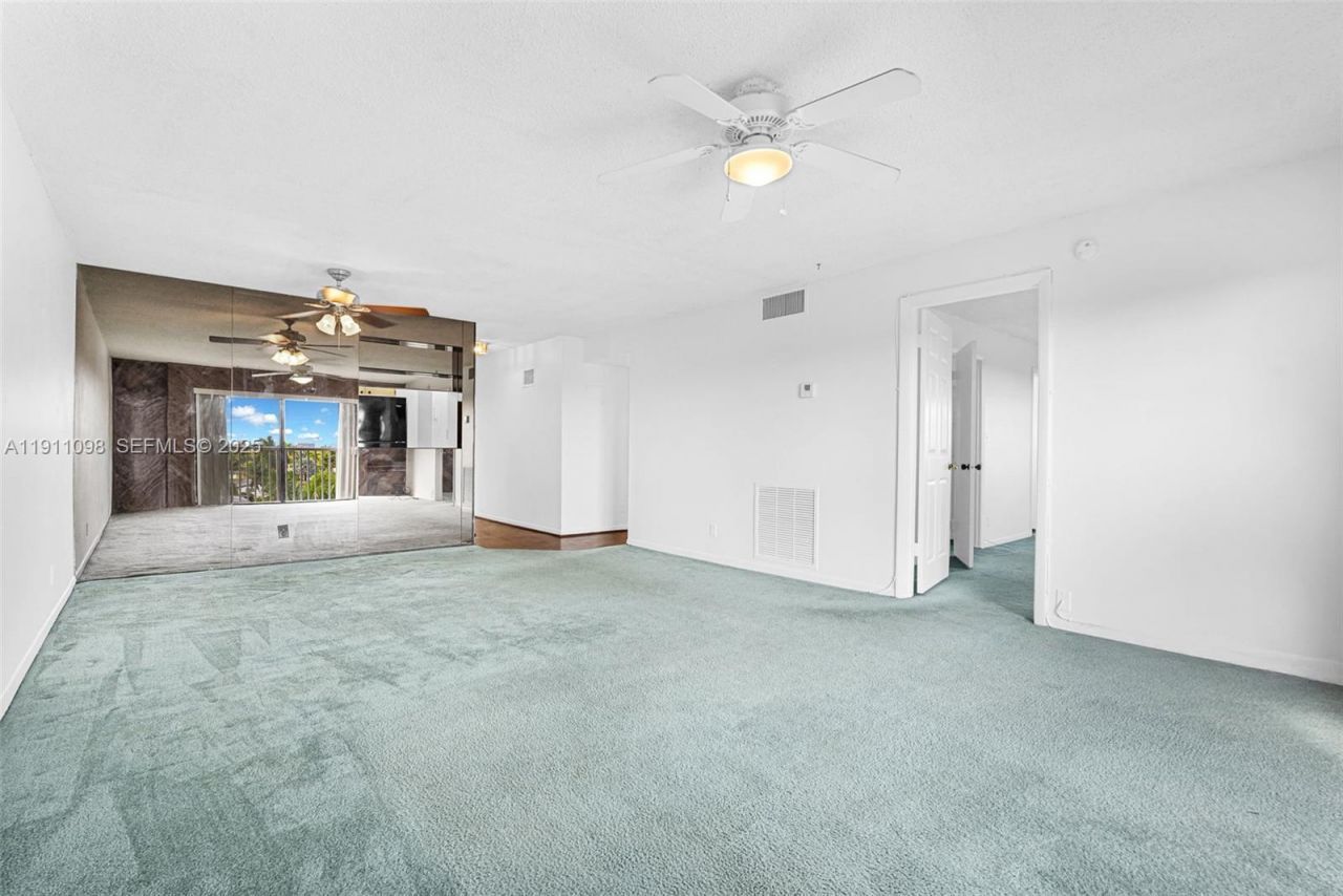 5911 NE 14th Ln, Unit 505S, Fort Lauderdale, FL 33334 Photo