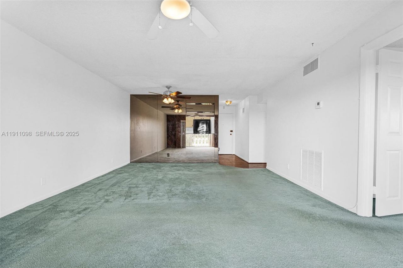 5911 NE 14th Ln, Unit 505S, Fort Lauderdale, FL 33334 Photo