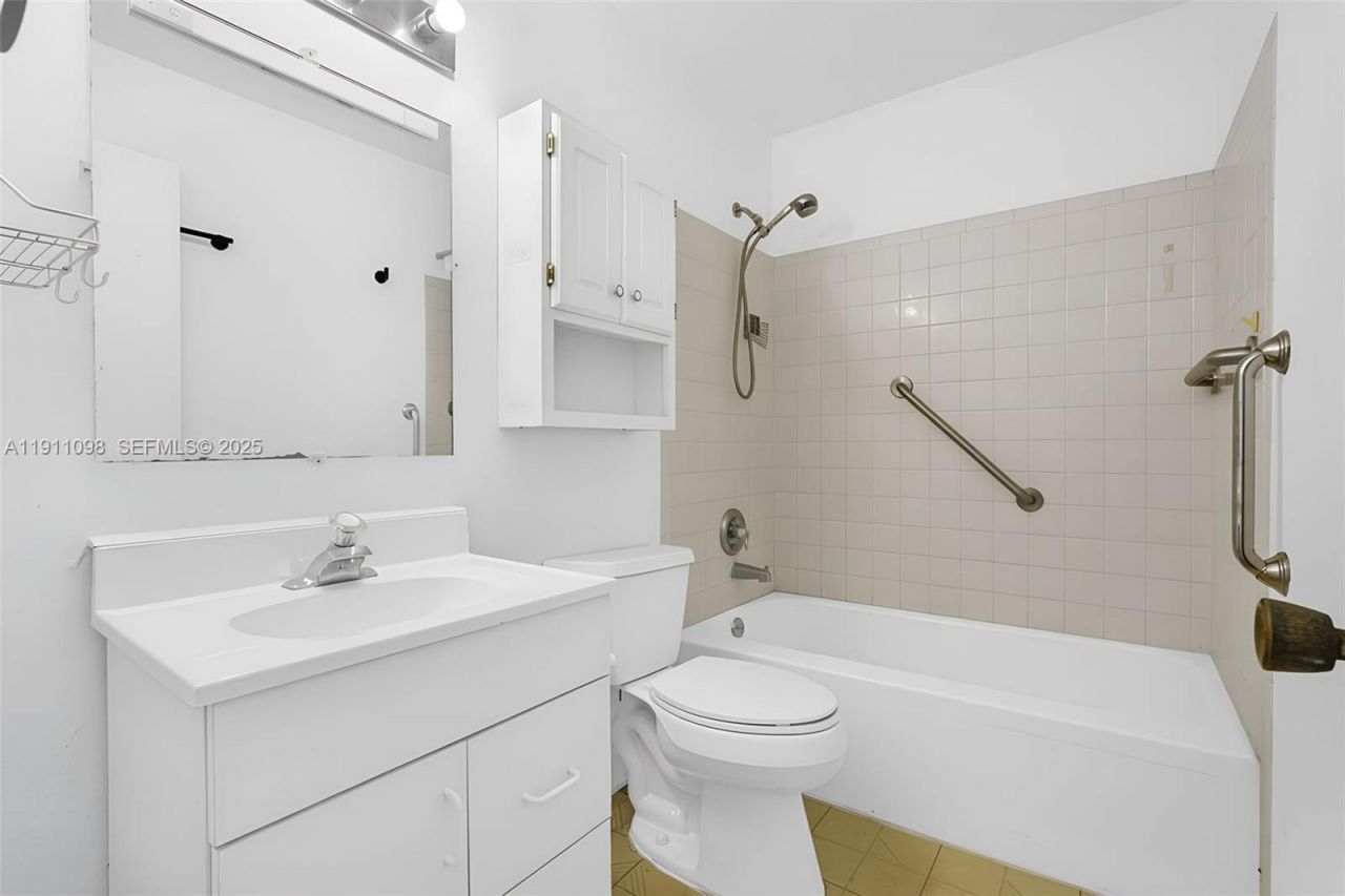 5911 NE 14th Ln, Unit 505S, Fort Lauderdale, FL 33334 Photo