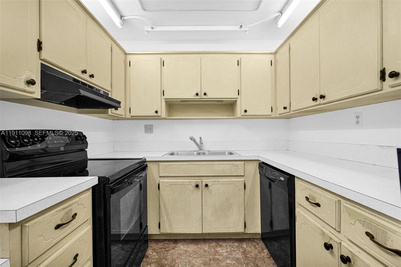 5911 NE 14th Ln, Unit 505S, Fort Lauderdale, FL 33334 Photo