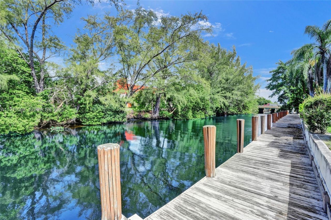 5911 NE 14th Ln, Unit 505S, Fort Lauderdale, FL 33334 Photo