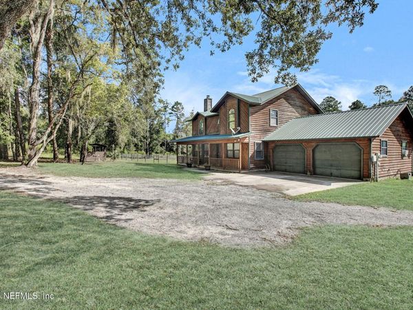 120 WIPPLETREE Court, Palatka, FL 32147