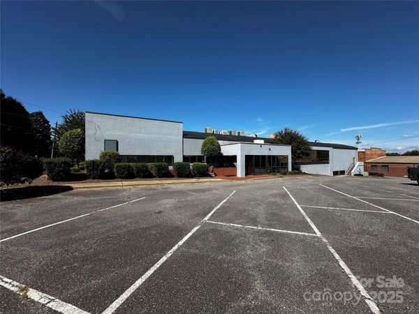 229 1st Avenue SE, Hickory, NC 28602