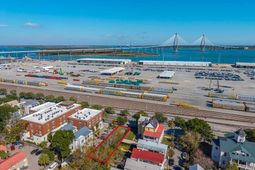 645 E Bay Street photo 4