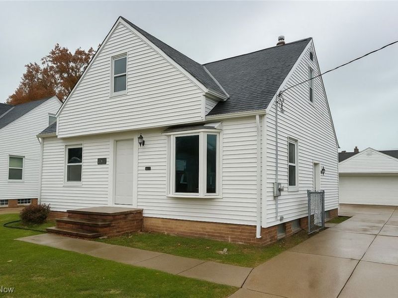 30325 Mildred Drive, Willowick, OH 44095 Photo 3