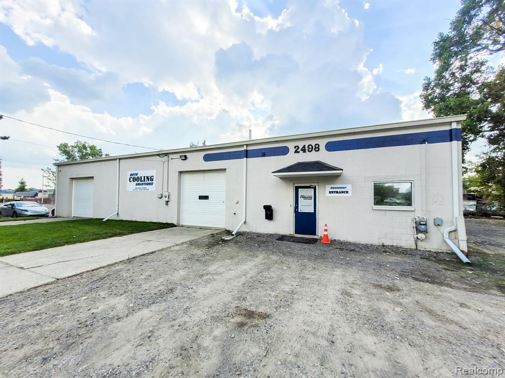 2498 Baker Heights, Grand Blanc Township, MI 48507 Main Photo