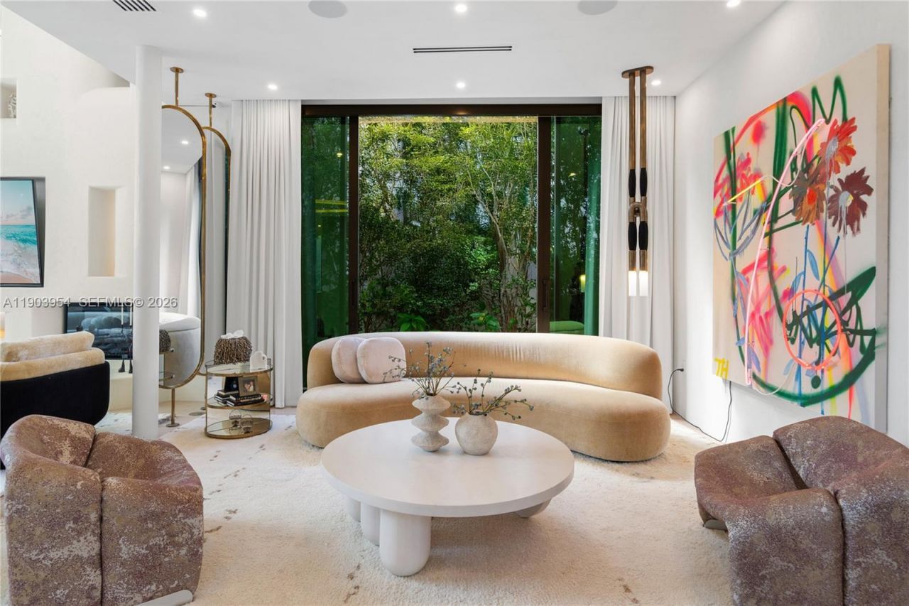 2053 N Bay Rd, Miami Beach, FL 33140 Photo