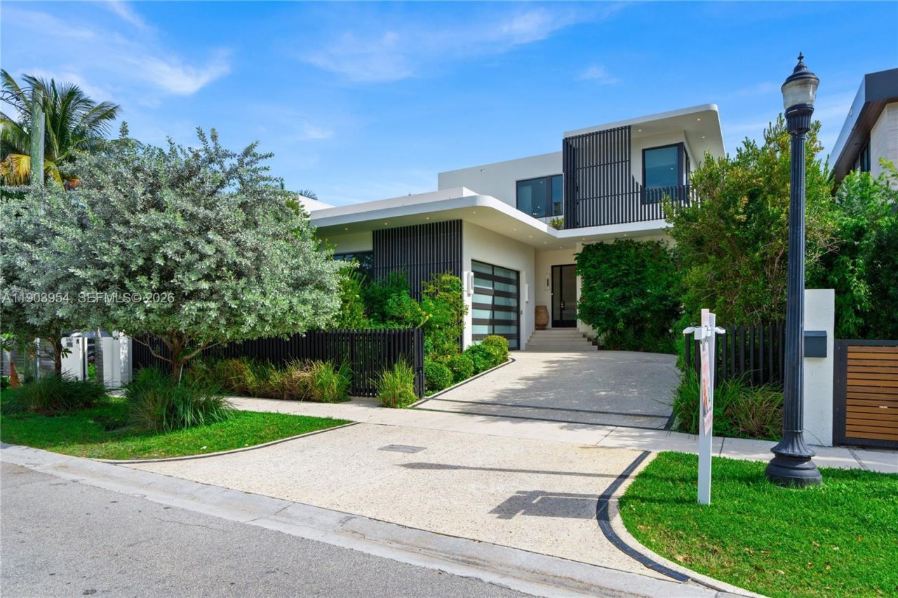 2053 N Bay Rd, Miami Beach, FL 33140 Photo