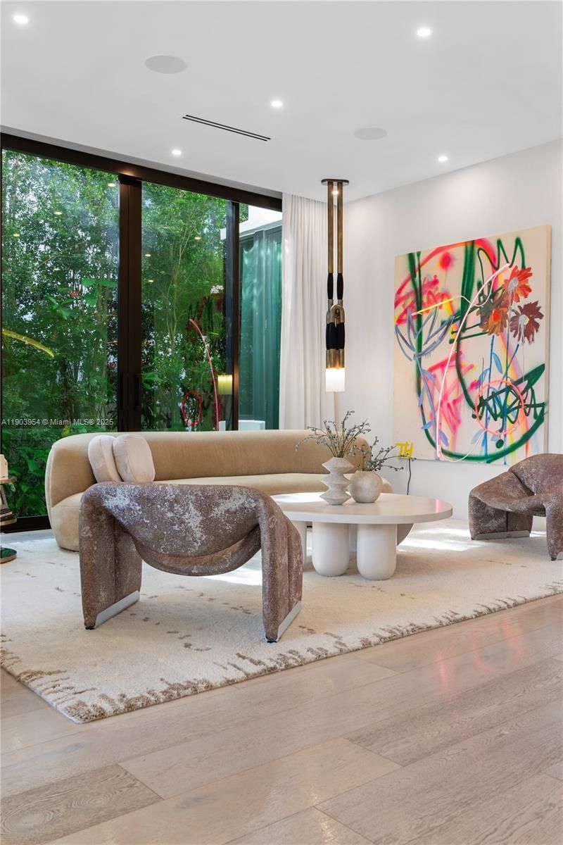 2053 N Bay Rd, Miami Beach, FL 33140 Photo