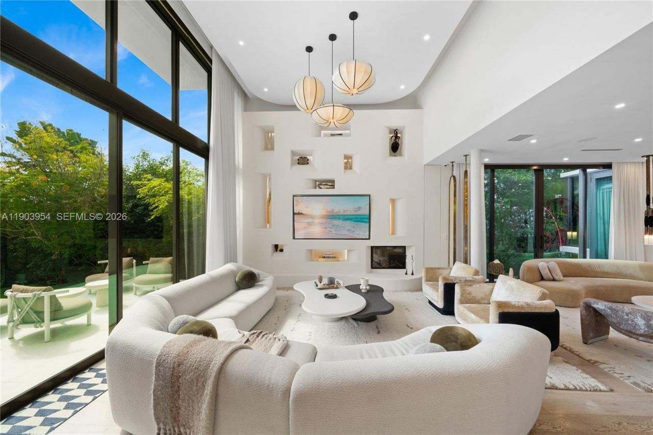 2053 N Bay Rd, Miami Beach, FL 33140 Photo