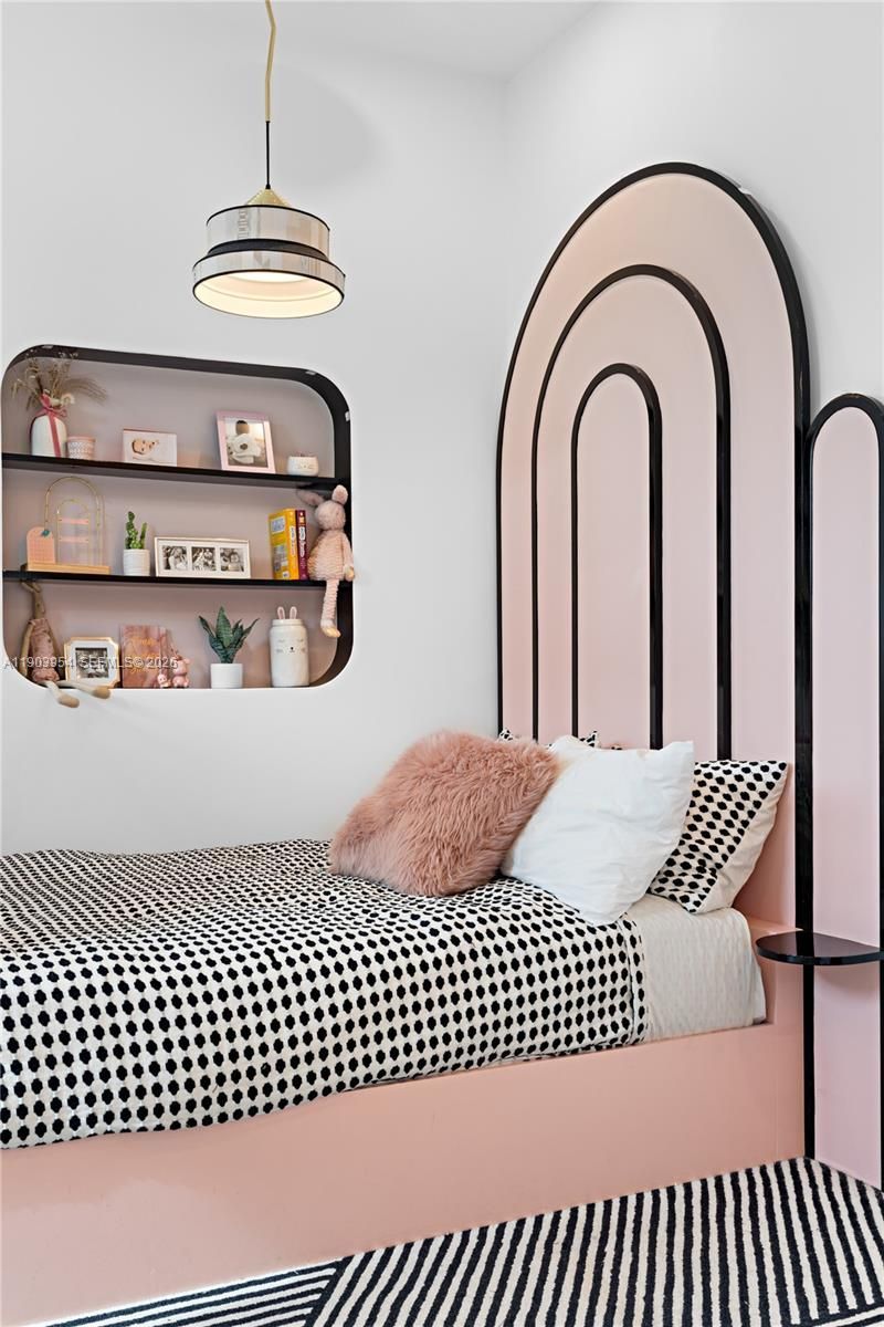 2053 N Bay Rd, Miami Beach, FL 33140 Photo