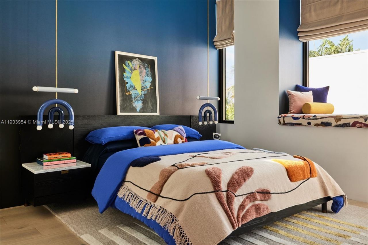 2053 N Bay Rd, Miami Beach, FL 33140 Photo