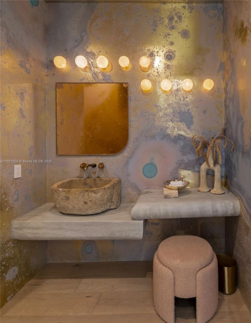 2053 N Bay Rd, Miami Beach, FL 33140 Photo