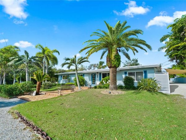 160 Ridge St, Tavernier, FL 33070