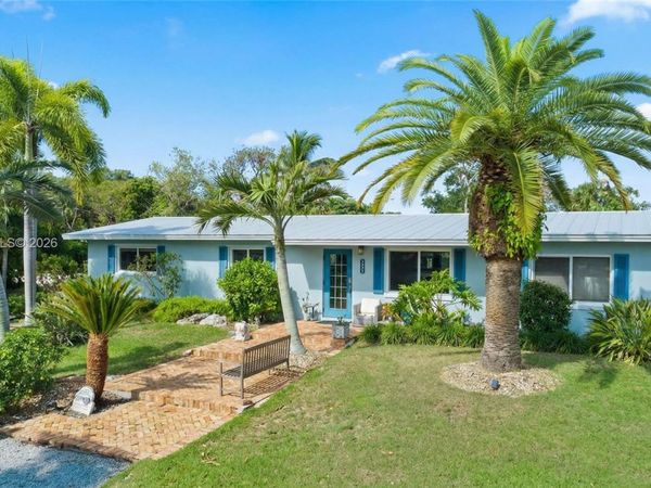 160 Ridge St, Tavernier, FL 33070