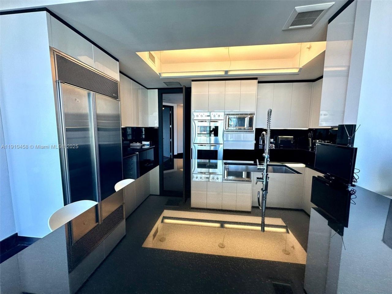 Please Call For Address, Unit 42E, Miami, FL 33131 Photo