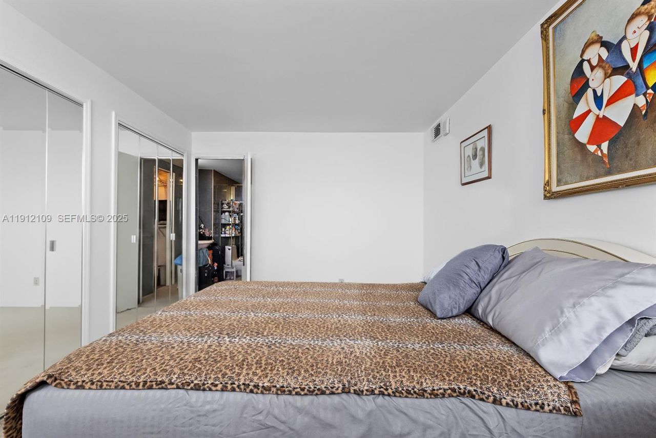 7135 Collins Ave, Unit 1425, Miami Beach, FL 33141 Photo