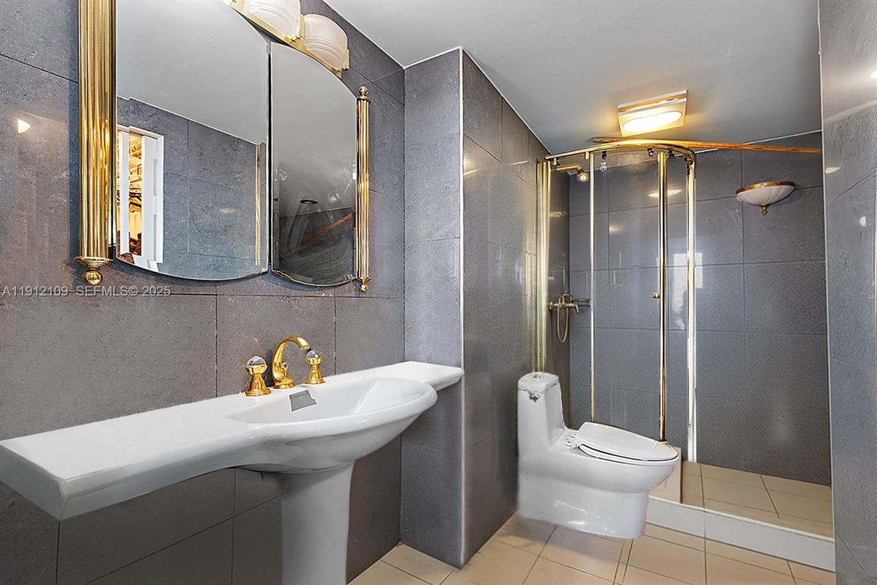 7135 Collins Ave, Unit 1425, Miami Beach, FL 33141 Photo