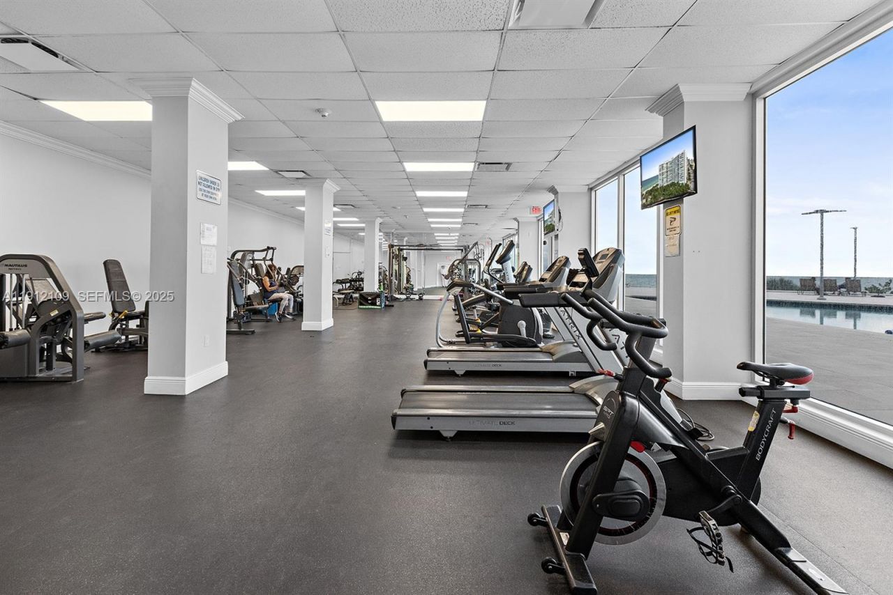 7135 Collins Ave, Unit 1425, Miami Beach, FL 33141 Photo