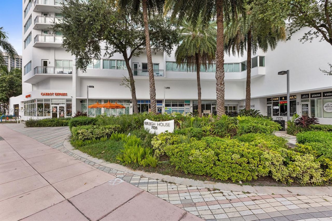 7135 Collins Ave, Unit 1425, Miami Beach, FL 33141 Photo