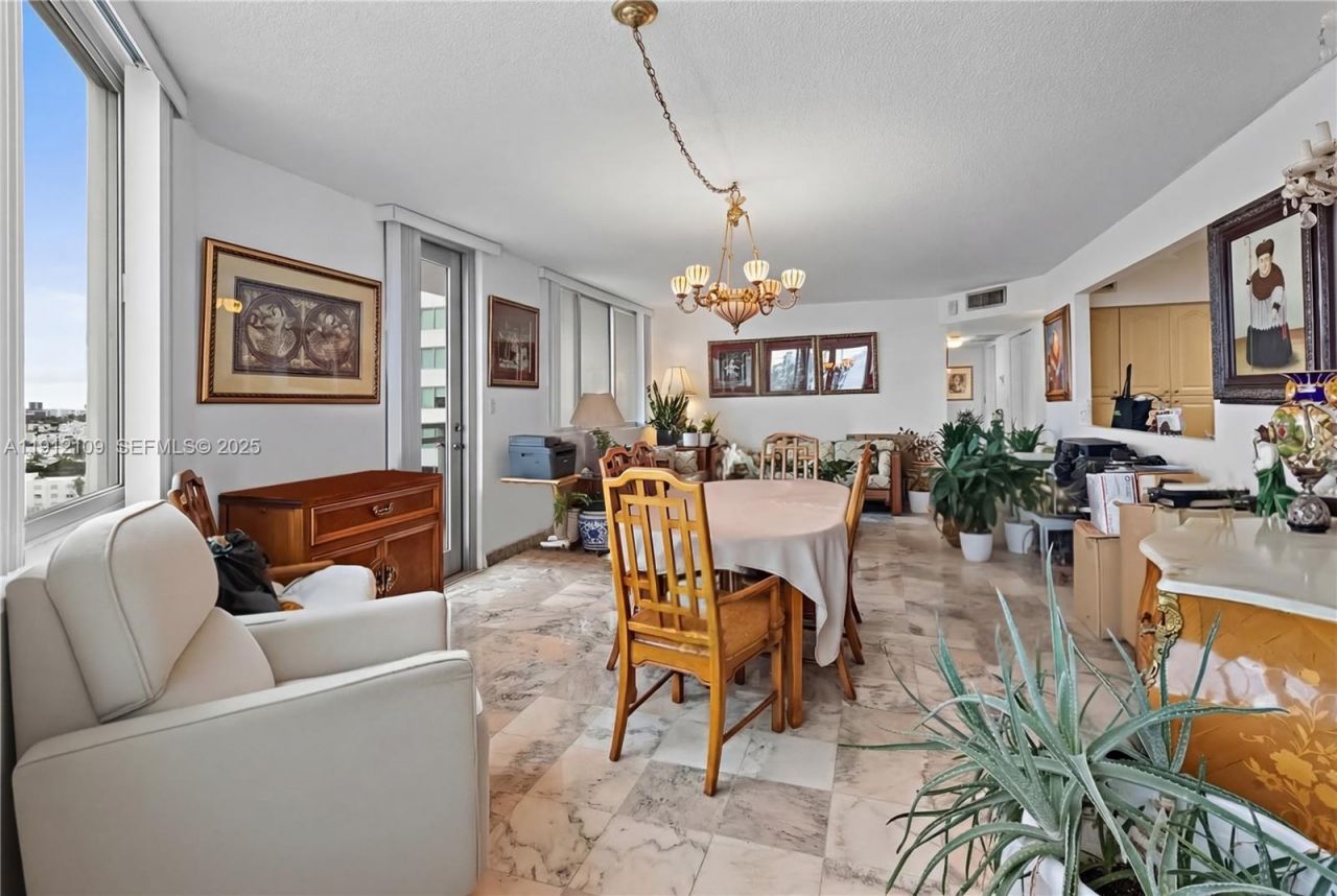 7135 Collins Ave, Unit 1425, Miami Beach, FL 33141 Photo