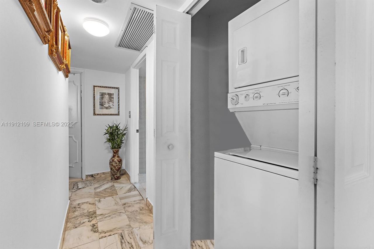 7135 Collins Ave, Unit 1425, Miami Beach, FL 33141 Photo