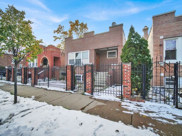 2854 S Central Park Avenue, Chicago, IL 60623
