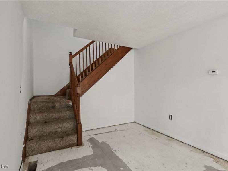 492 E Hopocan Avenue, Barberton, OH 44203 Photo 10