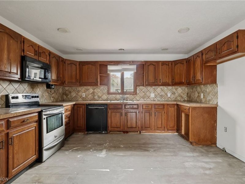 492 E Hopocan Avenue, Barberton, OH 44203 Photo 15