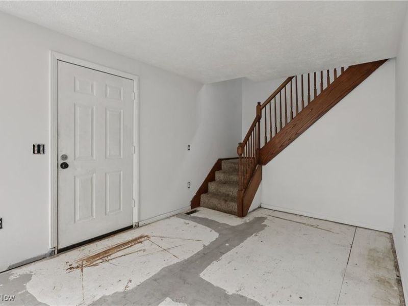 492 E Hopocan Avenue, Barberton, OH 44203 Photo 6