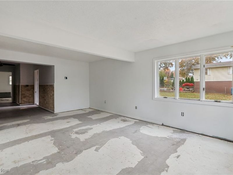 492 E Hopocan Avenue, Barberton, OH 44203 Photo 9