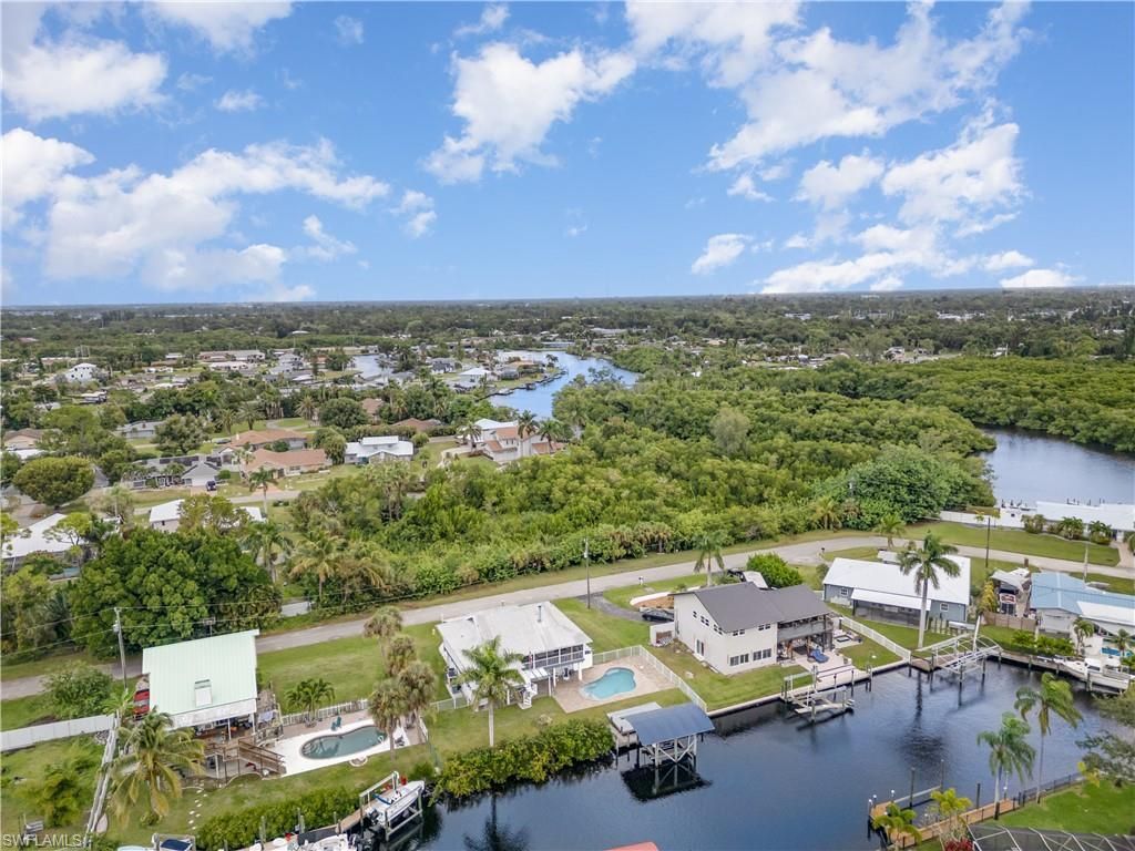 453 Seaworthy Rd, North Fort Myers, FL 33903 Photo