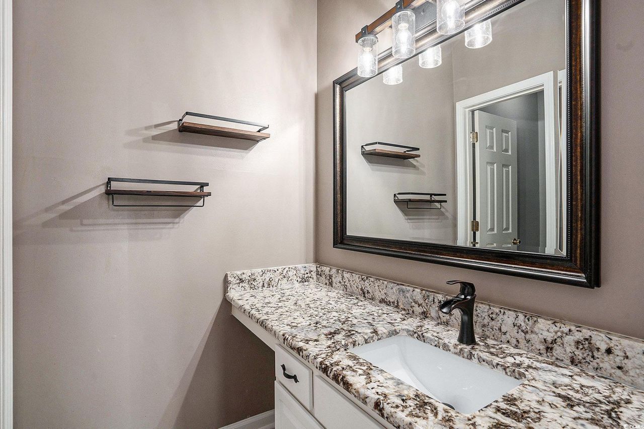 650 River Oaks Dr. Photo 17