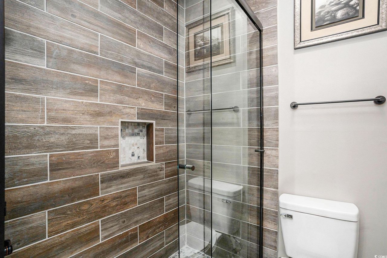 650 River Oaks Dr. Photo 18