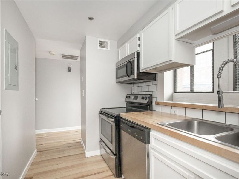 1133 W 9th Street, Unit 321, Cleveland, OH 44113 Photo 9