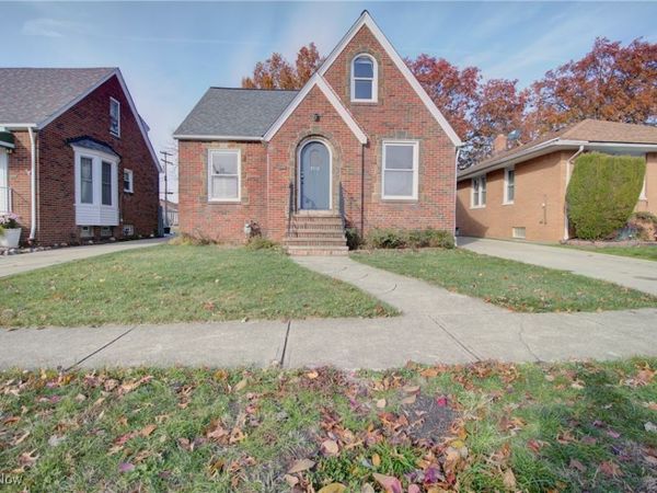 2918 North Avenue, Parma, OH 44134