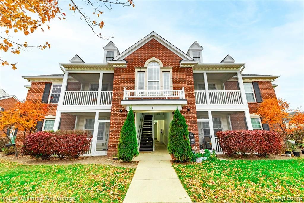 921 E Summerfield Glen Circle, Scio Township, MI 48103 Main Photo