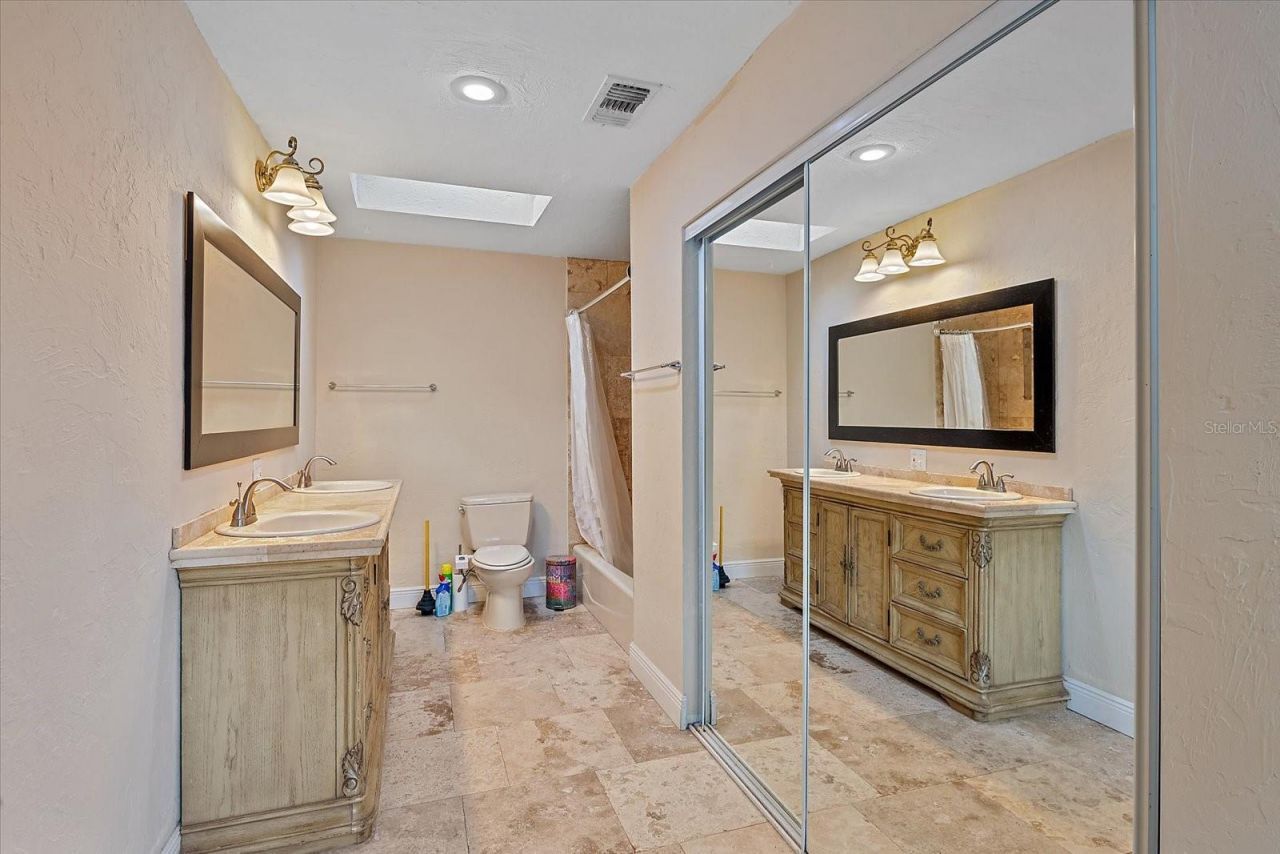 2313 Loma Linda Street, Sarasota, FL 34239 Photo